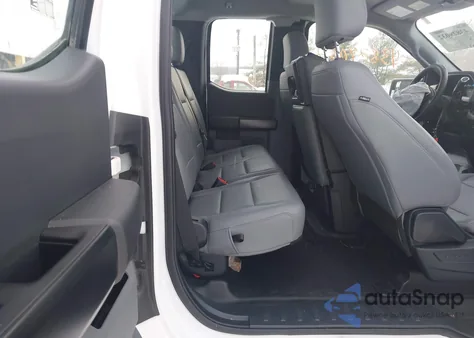 2021 Ford F-150 Xl z USA, uszkodzony, nr VIN 1FTEX1CB7MFB43647